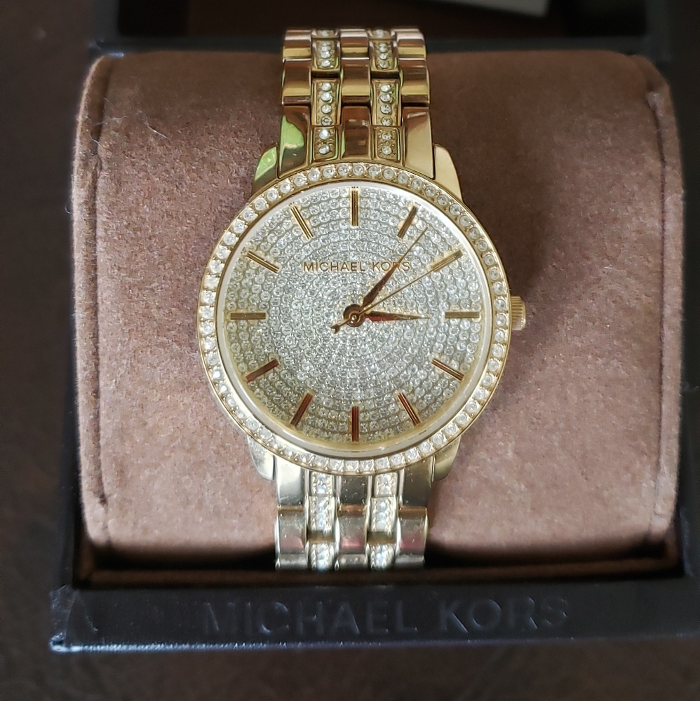 Gorgeous Michael Kors Gold Nini Pave MK3459 Watch